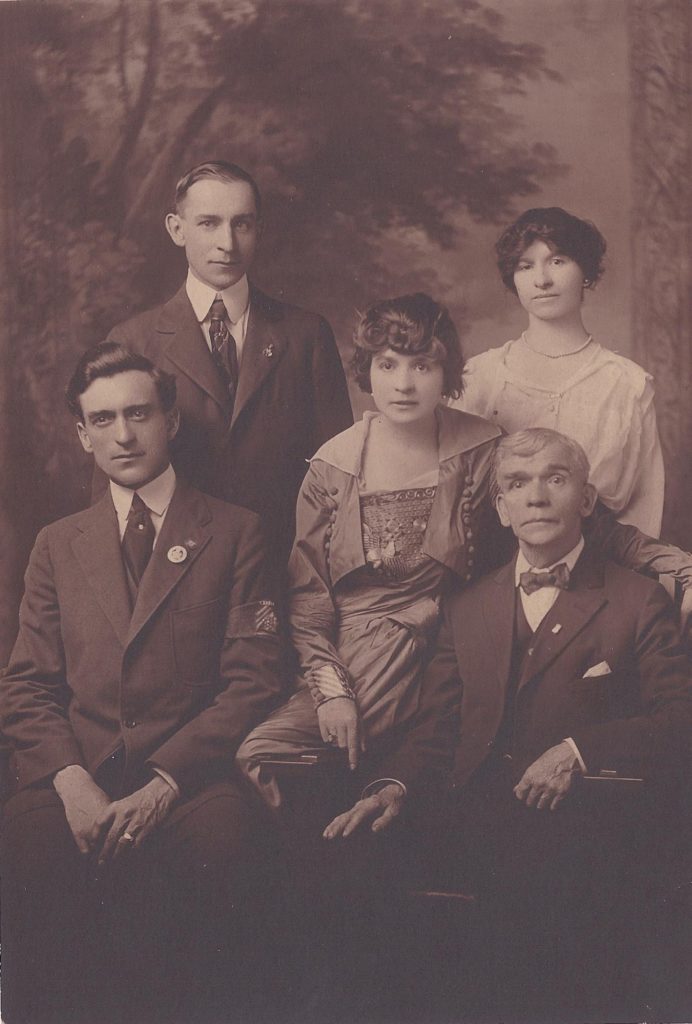 Pop Larkin with his children